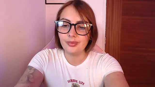 Snapshot of lalawhitte chatting on 04/10/26, 08:46 lalawhitte online show from 04/10/26, 08:46