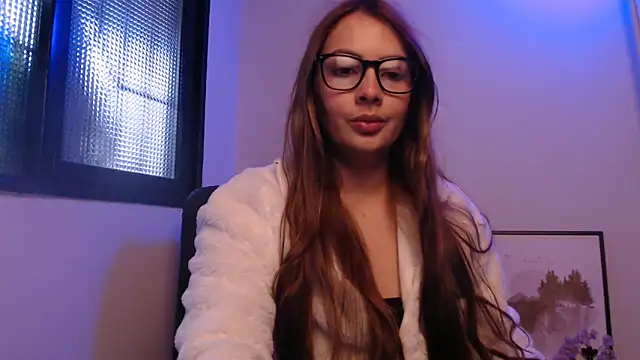 Snapshot of lalawhitte chatting on 04/20/26, 11:35 lalawhitte online show from 04/20/26, 11:35