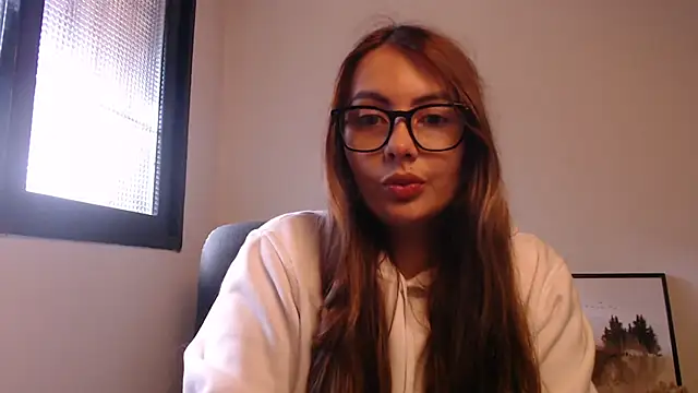 Snapshot of lalawhitte chatting on 04/23/26, 12:29 lalawhitte online show from 04/23/26, 12:29