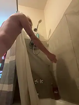 Snapshot of Cutetrans90 chatting on 12/18/24, 10:57 Cutetrans90 online show from 12/18/24, 10:57