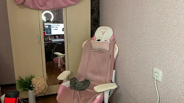 Katrin  kiss online show from 11/23/25, 09:14