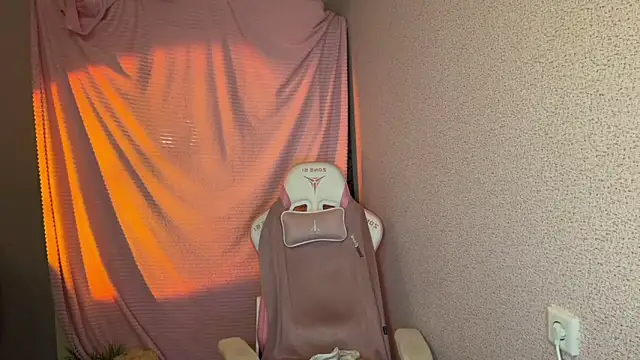 Katrin  kiss online show from 11/25/25, 05:35