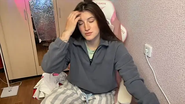 Snapshot of Katrin__kiss chatting on 04/24/26, 04:31 Katrin kiss online show from 04/24/26, 04:31
