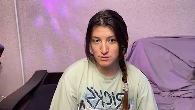 Snapshot of Katrin__kiss chatting on 06/01/26, 01:35 Katrin kiss online show from 06/01/26, 01:35