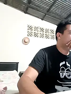 Snapshot of walwan85 chatting on 11/04/25, 08:46 walwan85 online show from 11/04/25, 08:46