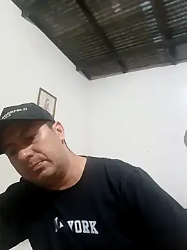 Snapshot of walwan85 chatting on 11/16/25, 01:39 walwan85 online show from 11/16/25, 01:39