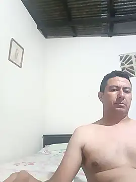 Snapshot of walwan85 chatting on 12/04/25, 10:13 walwan85 online show from 12/04/25, 10:13