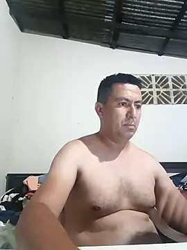 Snapshot of walwan85 chatting on 12/18/25, 10:10 walwan85 online show from 12/18/25, 10:10