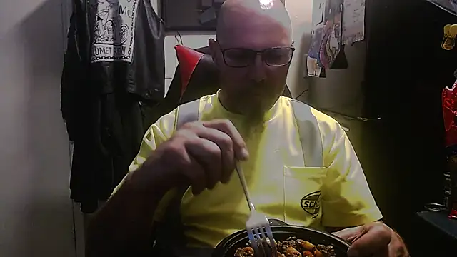 KrazyLegz online show from 09/18/25, 10:12