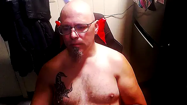 KrazyLegz online show from 10/05/25, 02:59