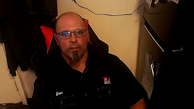 KrazyLegz online show from 10/24/25, 09:00