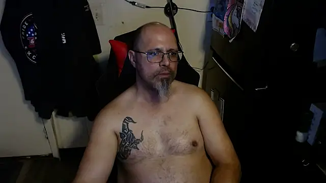 Snapshot of KrazyLegz chatting on 04/01/26, 10:51 KrazyLegz online show from 04/01/26, 10:51