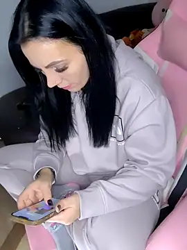 ReiyaRey online show from 10/31/25, 12:11