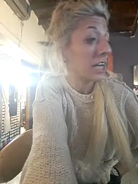 Snapshot of gala2 chatting on 04/22/26, 01:01 gala2 online show from 04/22/26, 01:01