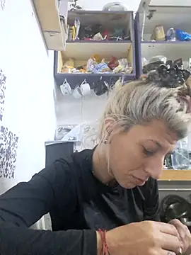 Snapshot of gala2 chatting on 04/27/26, 06:28 gala2 online show from 04/27/26, 06:28