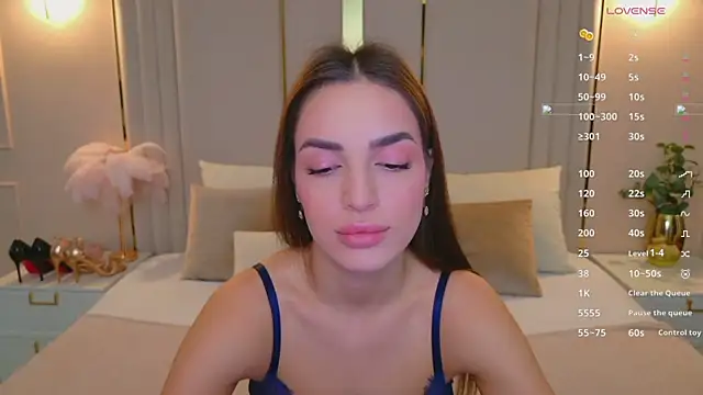 Snapshot of BellaHalles chatting on 01/06/26, 06:06 BellaHalles online show from 01/06/26, 06:06