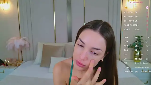 Snapshot of BellaHalles chatting on 01/13/26, 05:24 BellaHalles online show from 01/13/26, 05:24