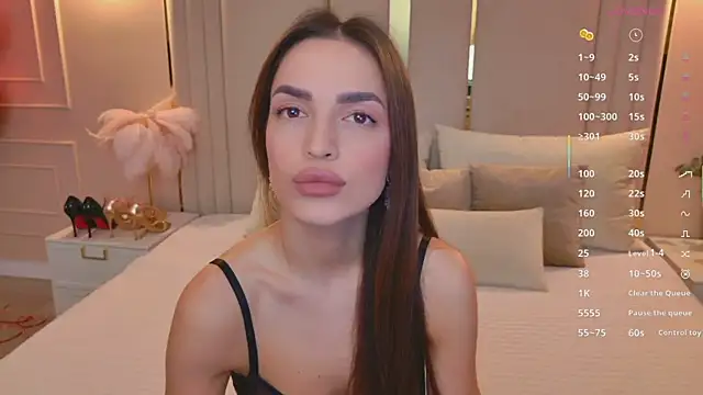 Snapshot of BellaHalles chatting on 02/08/26, 12:52 BellaHalles online show from 02/08/26, 12:52