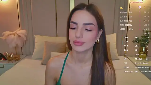 Snapshot of BellaHalles chatting on 02/13/26, 05:47 BellaHalles online show from 02/13/26, 05:47