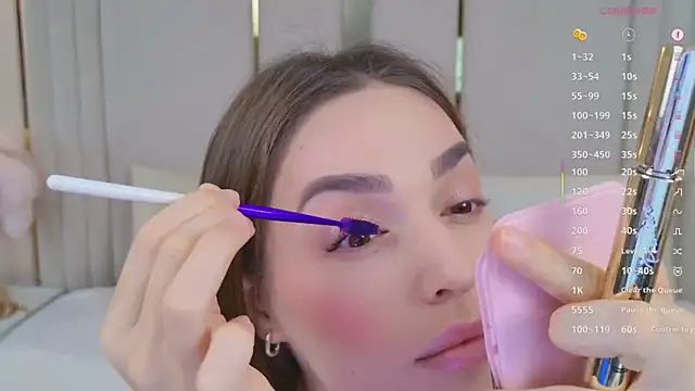 Snapshot of BellaHalles chatting on 02/21/26, 05:41 BellaHalles online show from 02/21/26, 05:41