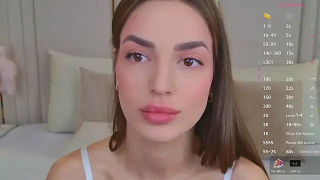 Snapshot of BellaHalles chatting on 02/25/26, 05:50 BellaHalles online show from 02/25/26, 05:50