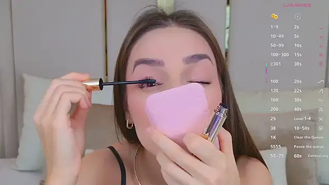 Snapshot of BellaHalles chatting on 03/04/26, 05:46 BellaHalles online show from 03/04/26, 05:46