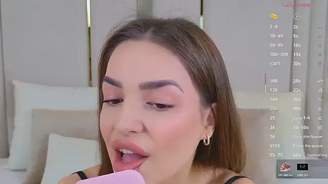 Snapshot of BellaHalles chatting on 03/07/26, 05:37 BellaHalles online show from 03/07/26, 05:37