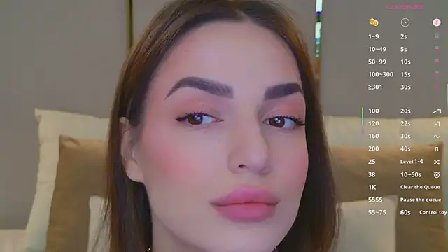 Snapshot of BellaHalles chatting on 04/09/26, 05:51 BellaHalles online show from 04/09/26, 05:51