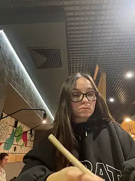 Snapshot of Jinna_milli chatting on 02/25/25, 04:10 Jinna milli online show from 02/25/25, 04:10