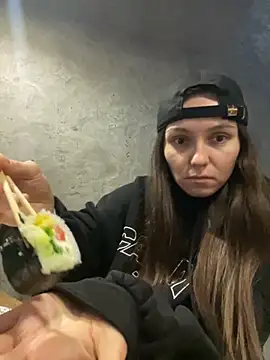 Snapshot of Jinna_milli chatting on 10/13/25, 06:41 Jinna milli online show from 10/13/25, 06:41