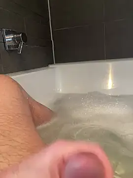 Snapshot of LivingLegend1978 chatting on 03/02/25, 09:21 LivingLegend1978 online show from 03/02/25, 09:21