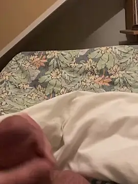 Snapshot of LivingLegend1978 chatting on 10/06/25, 10:40 LivingLegend1978 online show from 10/06/25, 10:40