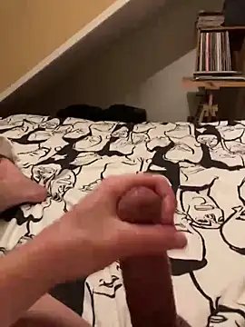 Snapshot of LivingLegend1978 chatting on 12/17/25, 07:53 LivingLegend1978 online show from 12/17/25, 07:53