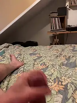 Snapshot of LivingLegend1978 chatting on 04/15/26, 04:47 LivingLegend1978 online show from 04/15/26, 04:47