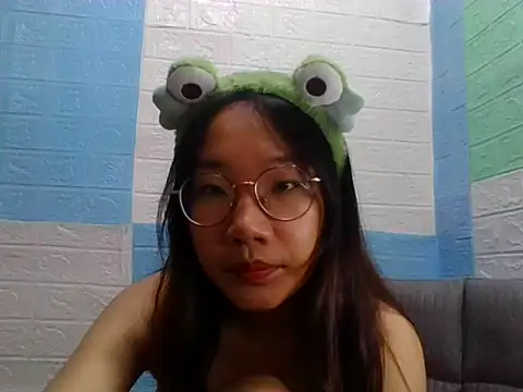 Nanoko online show from 09/30/25, 01:27