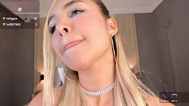 Snapshot of bella1207 chatting on 01/07/25, 11:03 bella1207 online show from 01/07/25, 11:03