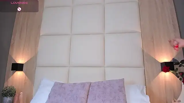 Snapshot of bella1207 chatting on 01/11/25, 07:49 bella1207 online show from 01/11/25, 07:49