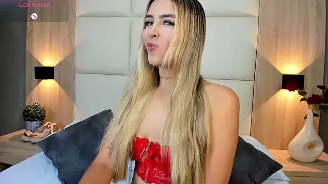 Snapshot of bella1207 chatting on 03/14/25, 07:34 bella1207 online show from 03/14/25, 07:34