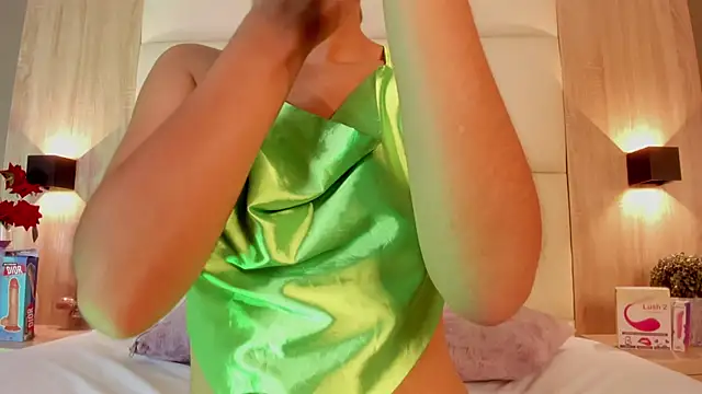 Snapshot of bella1207 chatting on 03/17/26, 07:17 bella1207 online show from 03/17/26, 07:17