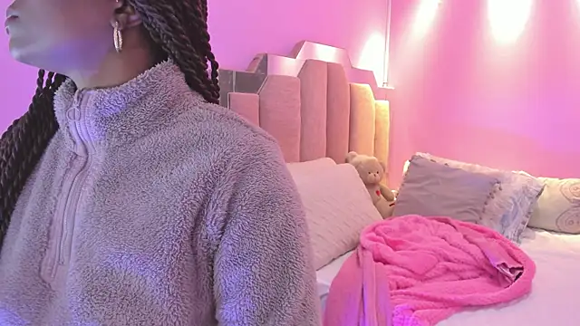 LoveQueen2 online show from 12/19/25, 11:50