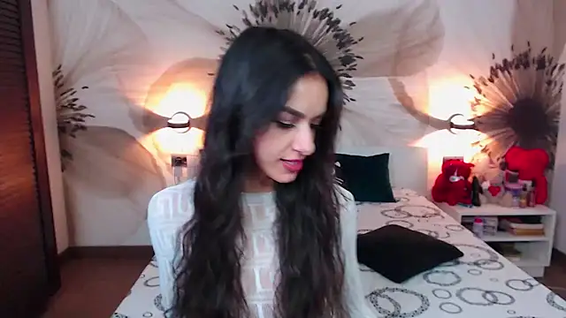 KatherineBisou online show from 12/19/25, 08:38