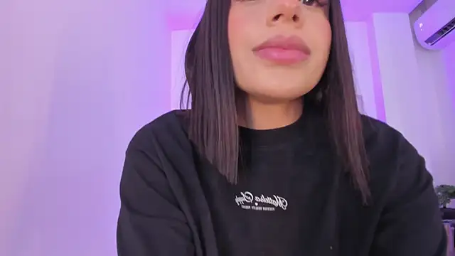 emelie 89 online show from 02/03/25, 01:40