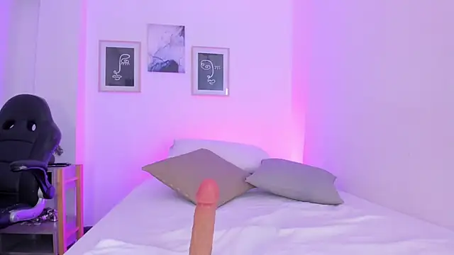 emelie 89 online show from 03/04/25, 12:22