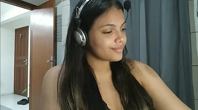 Snapshot of bombomepimenta chatting on 01/07/25, 10:30 bombomepimenta online show from 01/07/25, 10:30