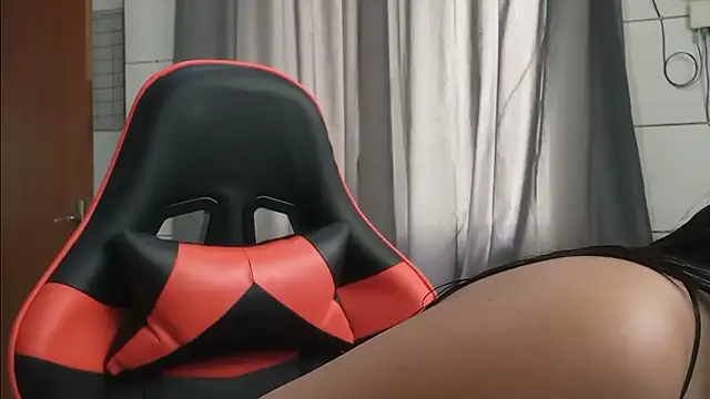 Snapshot of bombomepimenta chatting on 01/15/25, 01:31 bombomepimenta online show from 01/15/25, 01:31