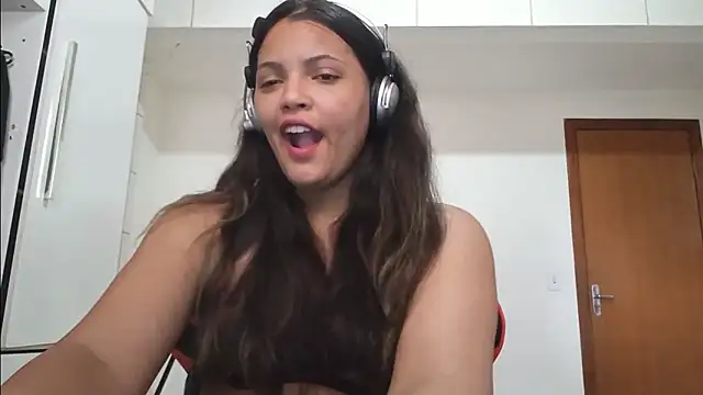 Snapshot of bombomepimenta chatting on 01/25/25, 06:46 bombomepimenta online show from 01/25/25, 06:46