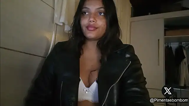 Snapshot of bombomepimenta chatting on 03/16/25, 07:04 bombomepimenta online show from 03/16/25, 07:04