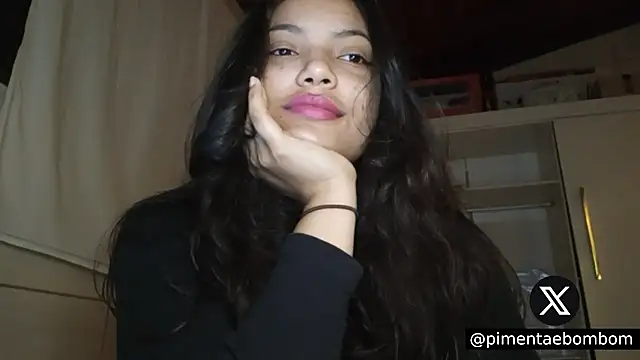 Snapshot of bombomepimenta chatting on 09/12/25, 08:25 bombomepimenta online show from 09/12/25, 08:25