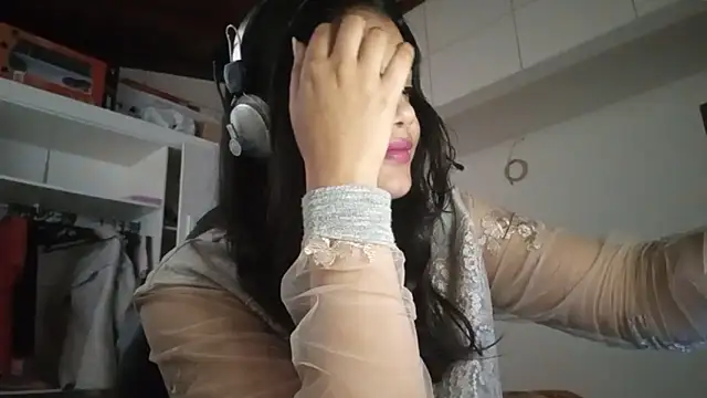 Snapshot of bombomepimenta chatting on 10/01/25, 12:11 bombomepimenta online show from 10/01/25, 12:11