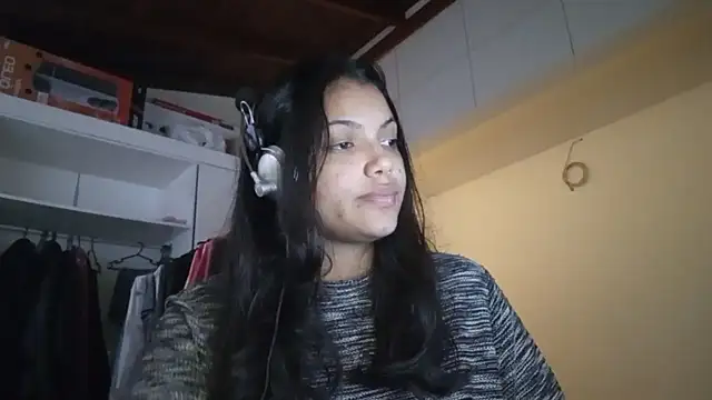 Snapshot of bombomepimenta chatting on 10/15/25, 08:42 bombomepimenta online show from 10/15/25, 08:42